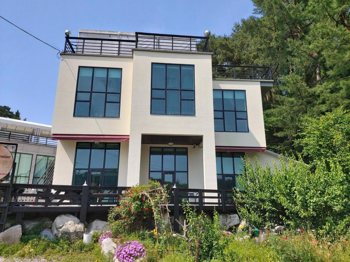 Rooftop Moonlight Pension Gangneung Exterior photo